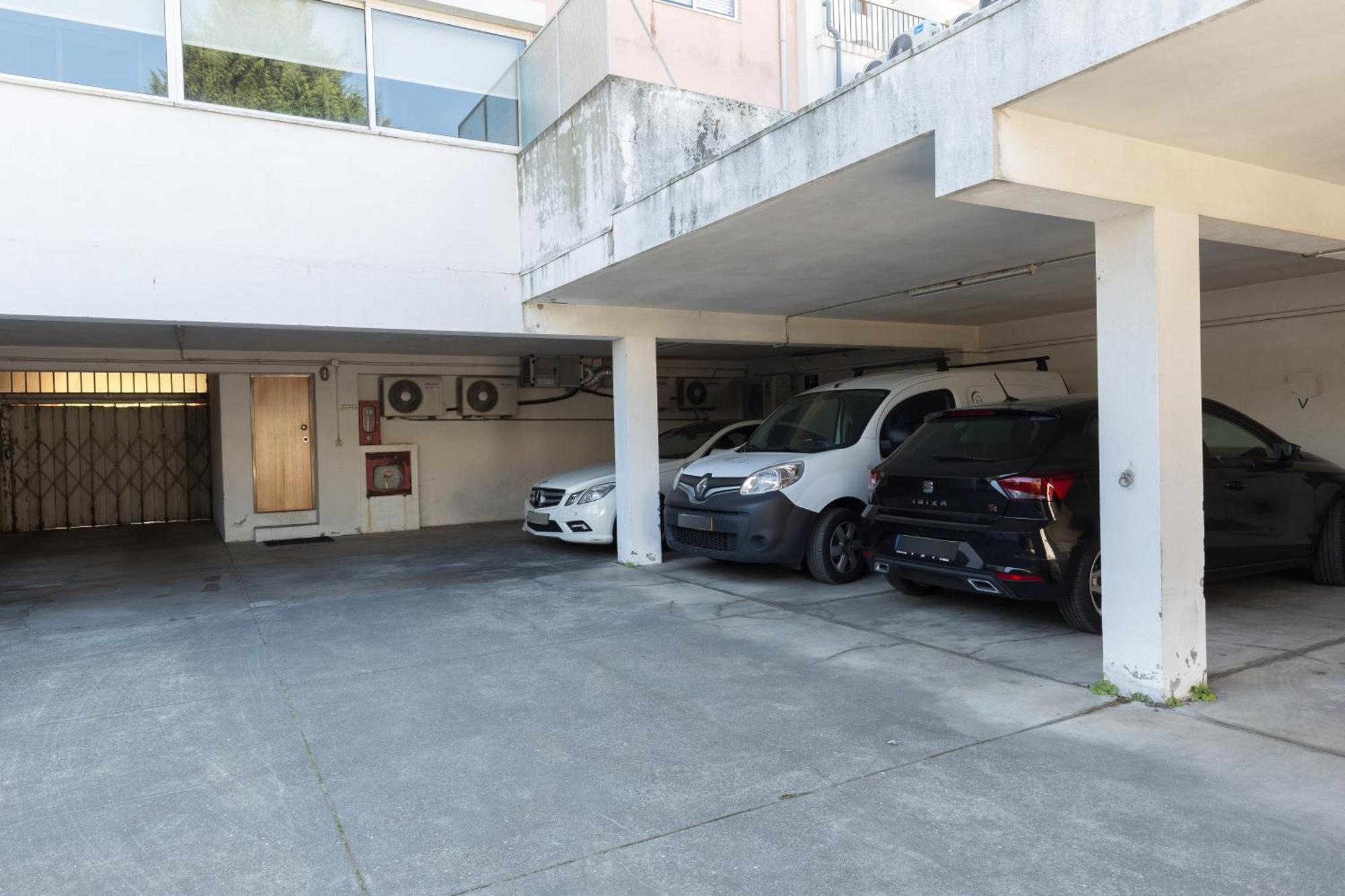 Ferienwohnung Host Wise - Charming Luxurious Flat With Garage Porto Exterior foto