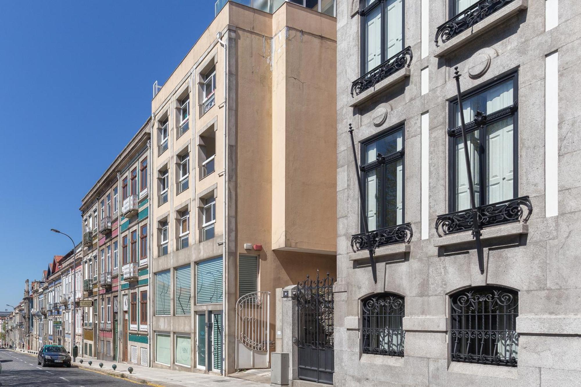 Ferienwohnung Host Wise - Charming Luxurious Flat With Garage Porto Exterior foto